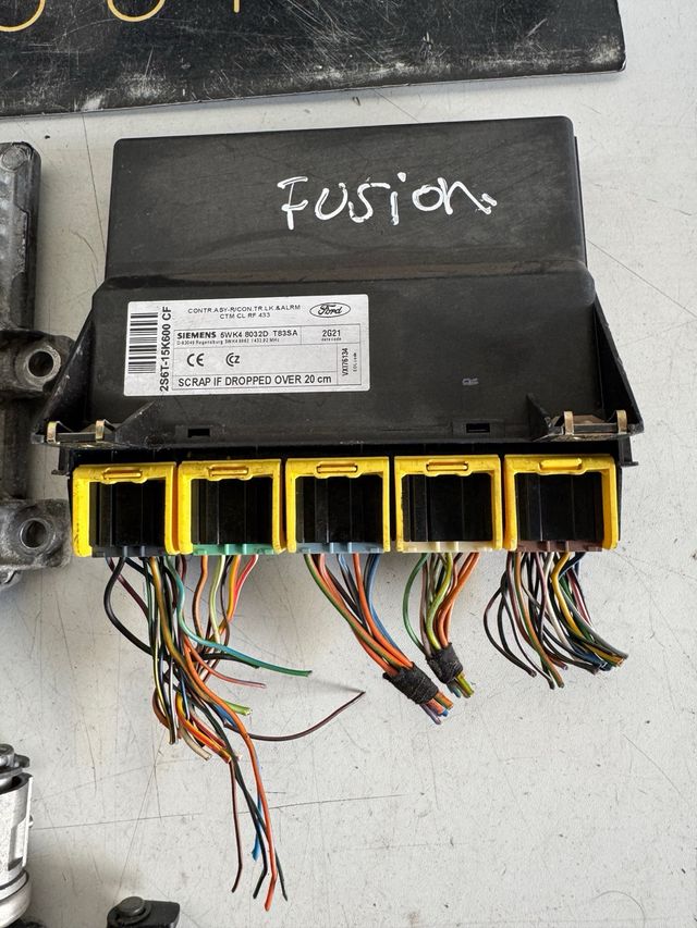kit de arranque Ford Fusion 1.4 TDCI ECU Siemens Referencia : 5WS400331A - 2N1A - 12A650-AA - SID802 Caja de fusible : 2S6T-15K600 CF - Siemens : 5WK4 8032D T83SA