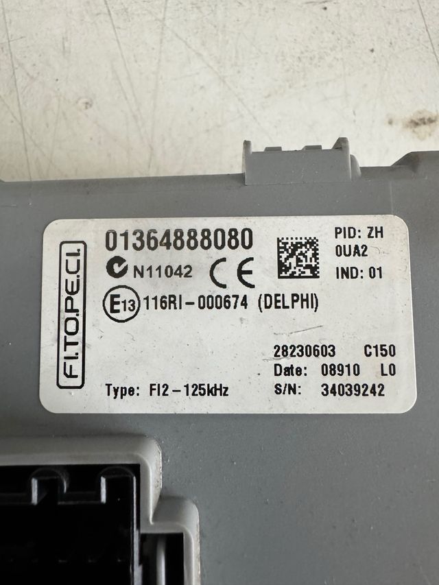 Caja de fusible Citroen Nemo 1.4 HDI / Peugeot Bipper /Fiat fiorino Referencia original : 01364888080