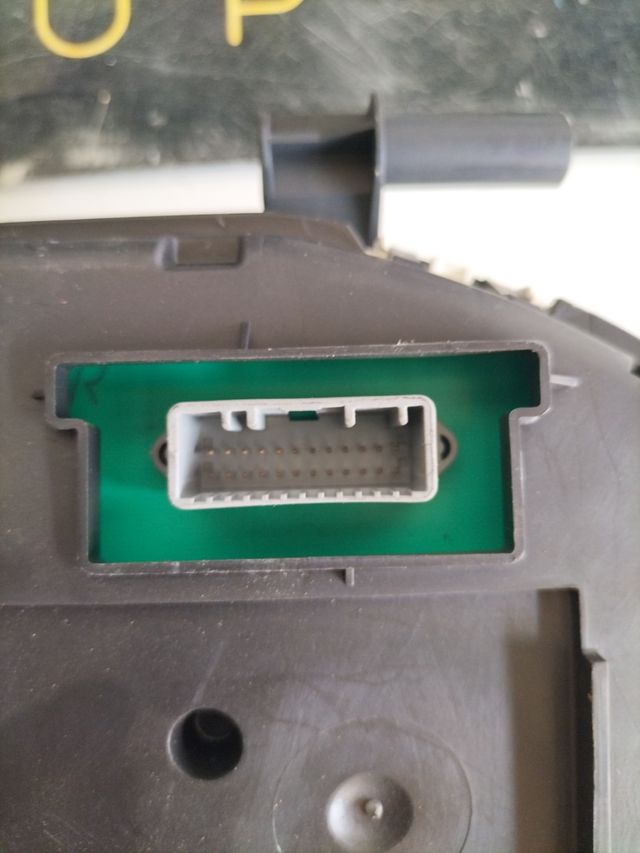 Cuadro de intrumentos Renault Clio 3 / referencia original :  8200761859