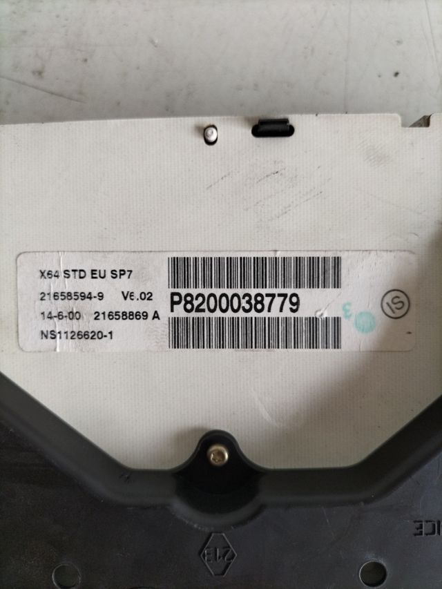 Cuadro de intrumentos Renault Megane 1      Referencia original : 8200038779
