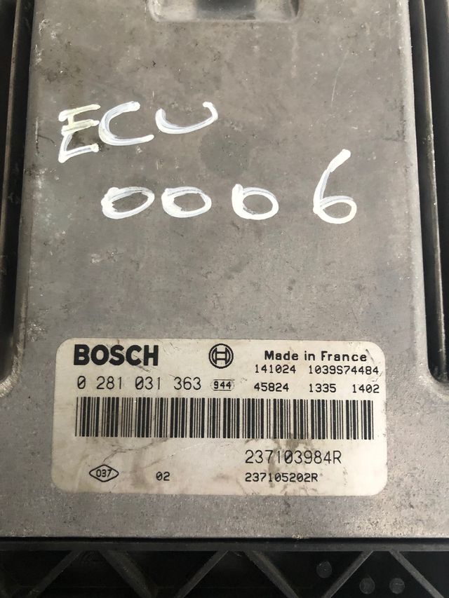 Centralita motor Bosch Renault trafic 3 /Opel Vivaro 3     1.6 dci - Referencia original  : 0281031363 / 237103984R