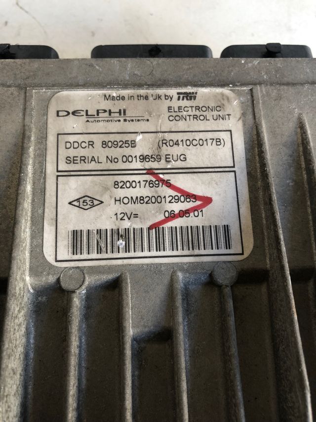 Centralita motor Renault delphi                       Referencia original : 8200176975