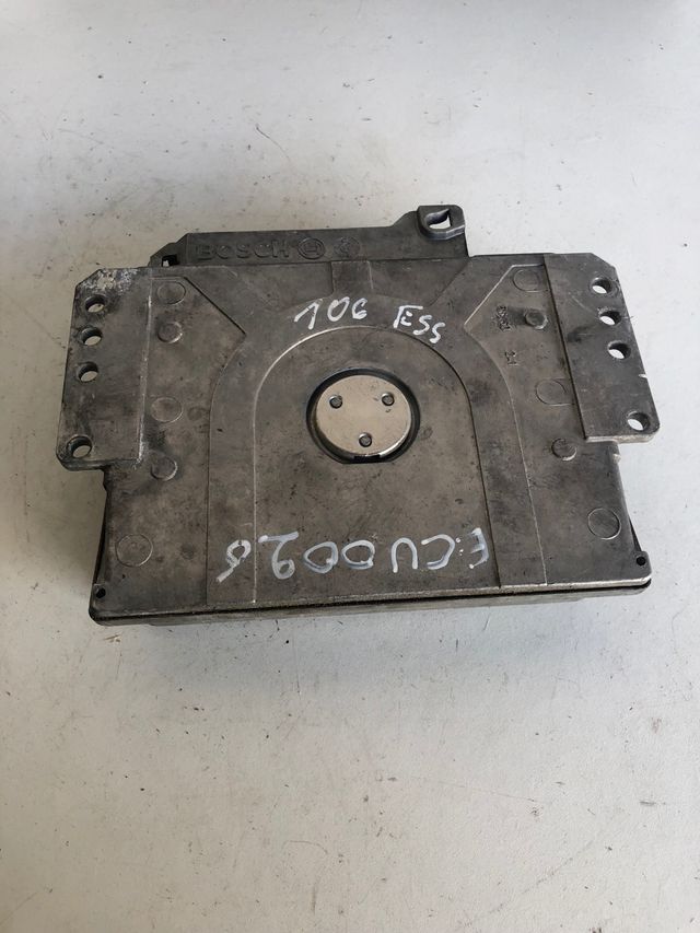 Centralita motor Peugeot / Citroen                 Referencia original : 0261203736 / 9620398980