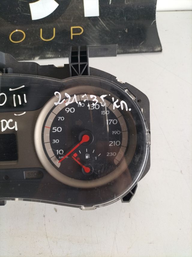 Cuadro de intrumentos Renault Clio 3 1.5 DCI CON 221735 KM / Referencia original : 8200582709
