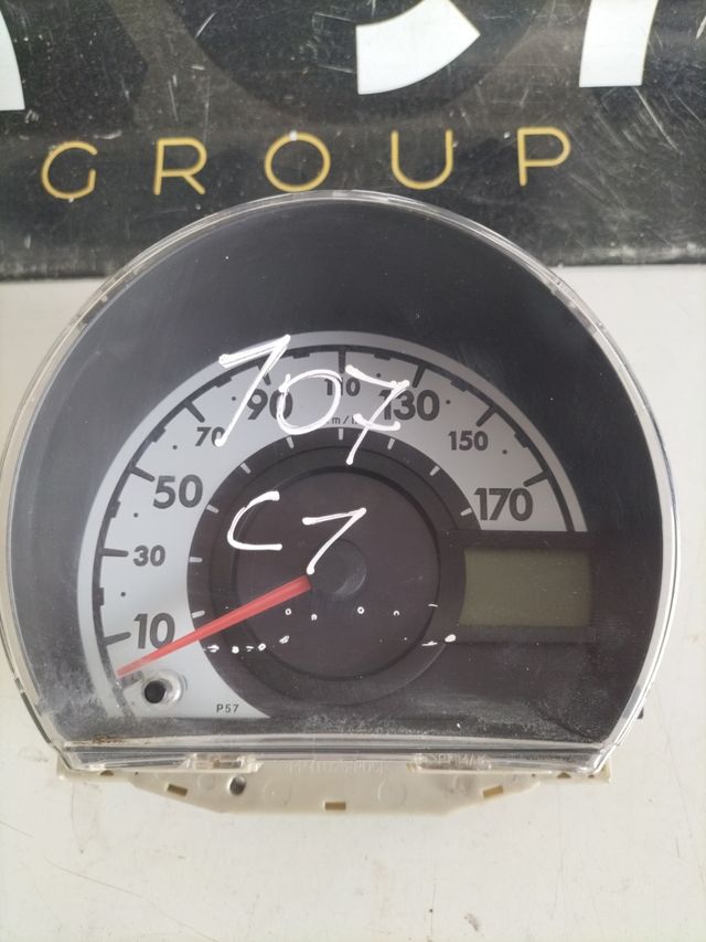 Cuadro de intrumentos Peugeot 107/ Citroen C1 / Toyota aygo
Referencia original : H0183800-0H012
(codigo interno : C-TACH0197)