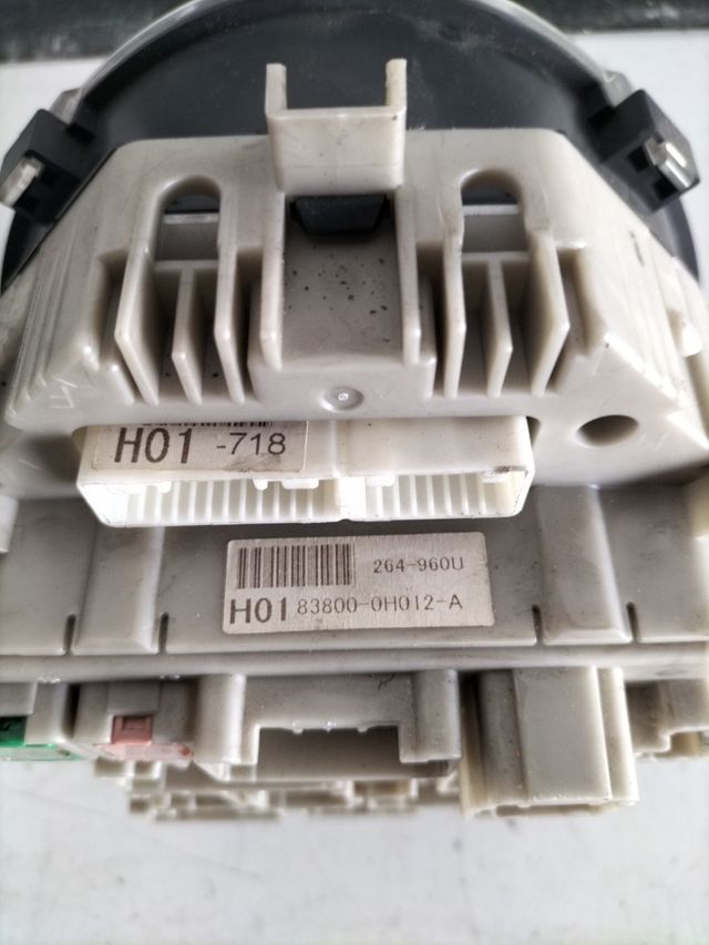 Cuadro de intrumentos Peugeot 107/ Citroen C1 / Toyota aygo
Referencia original : H0183800-0H012
(codigo interno : C-TACH0197)