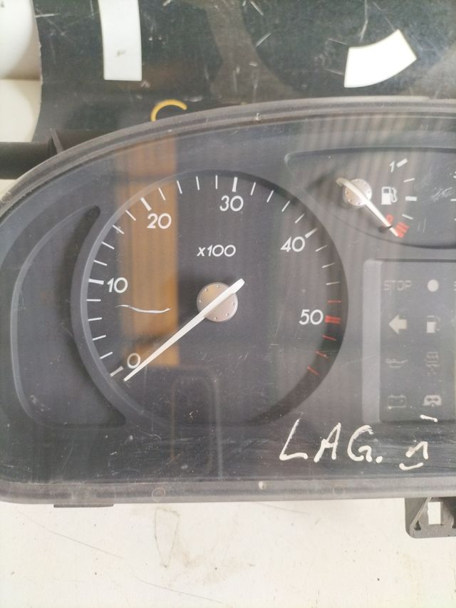 Cuadro de intrumentos Renault Laguna 2 1900 dci
referencia original : 8200399758