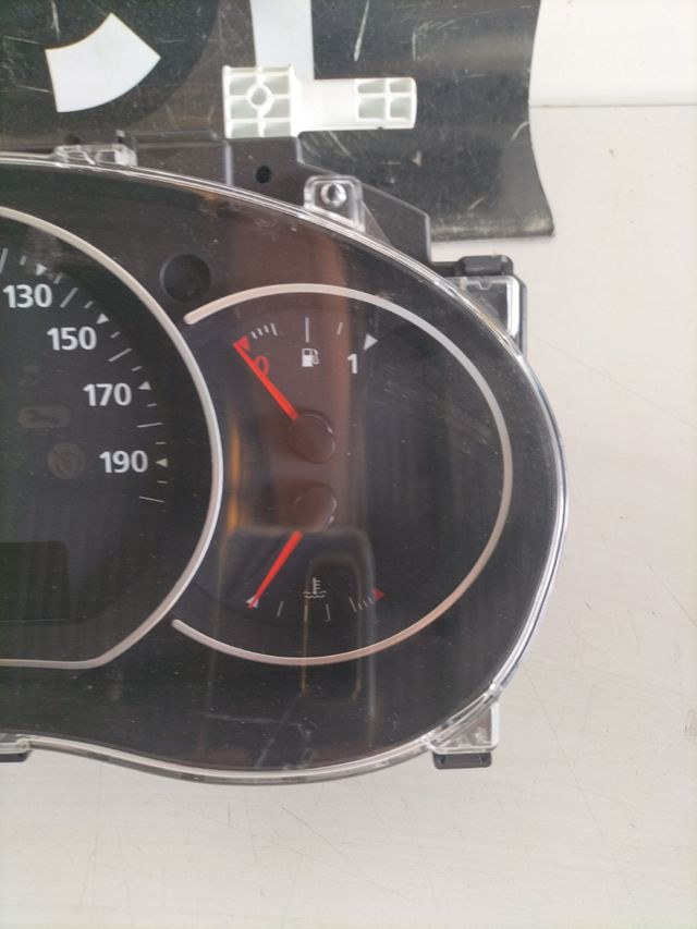 Cuadro de intrumentos Renault Kangoo 3 Gasolina
Referencia original : 248105765R