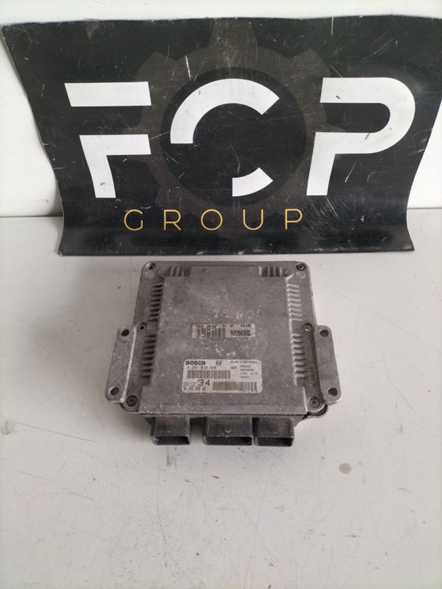 Centralita motor Peugeot Citroën 22 HDI EDC15C2
Referencia Bosch : 0281010880
Referencia original : 9645534380