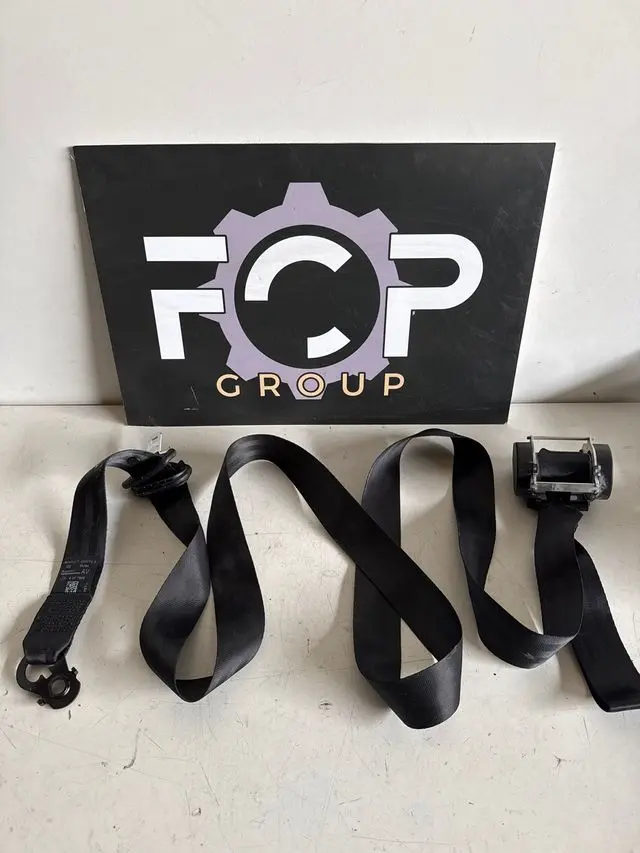 Cintruron de seguridad delantero derecho / izquierdo Renault trafic / Opel vivaro / Nissan primastar II 2001-2014 Referencia Renault : 8200696515 / 696515 Referencia GM : 59764