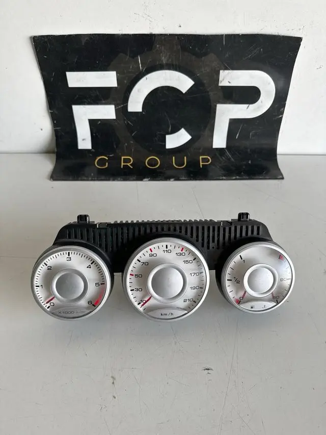 Cuadro de instrumentos Peugeot 807 / Citroen C8 Referencia original : 5550001606