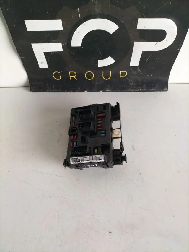 Caja de reles/fusibles Citroën/Peugeot BSM-B3 siemens T118470003K / 9650618480