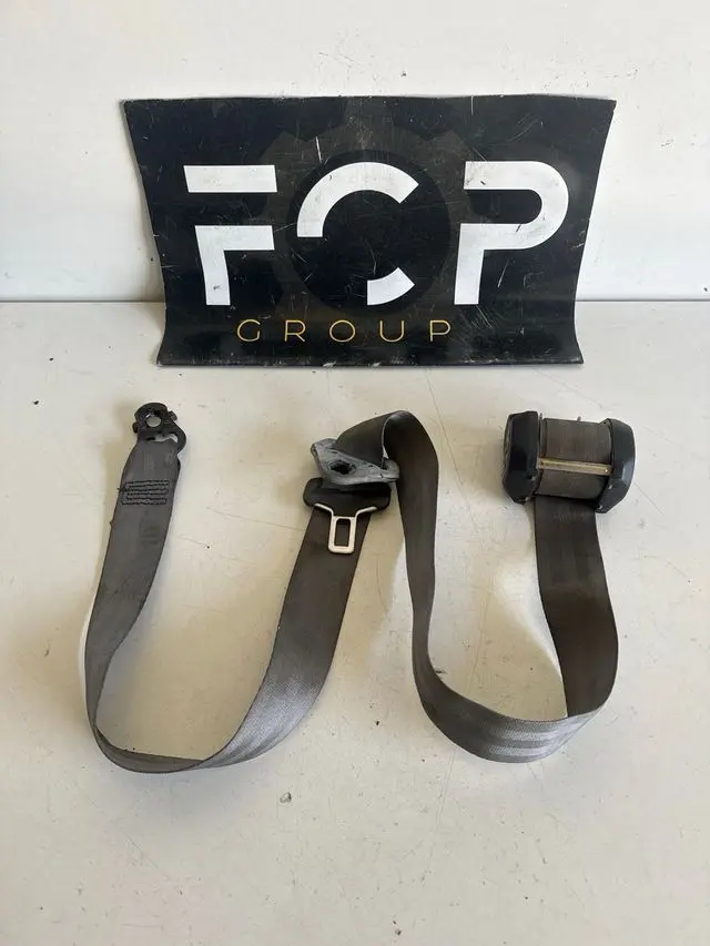 Cinturon de seguridad delantero derecho Renault 19   R19         Referencia original : 7700785865