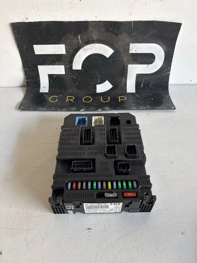 Caja de reles / fusibles BSI 2004 P07 Peugeot / Citroen Referencia original : 9659285480 