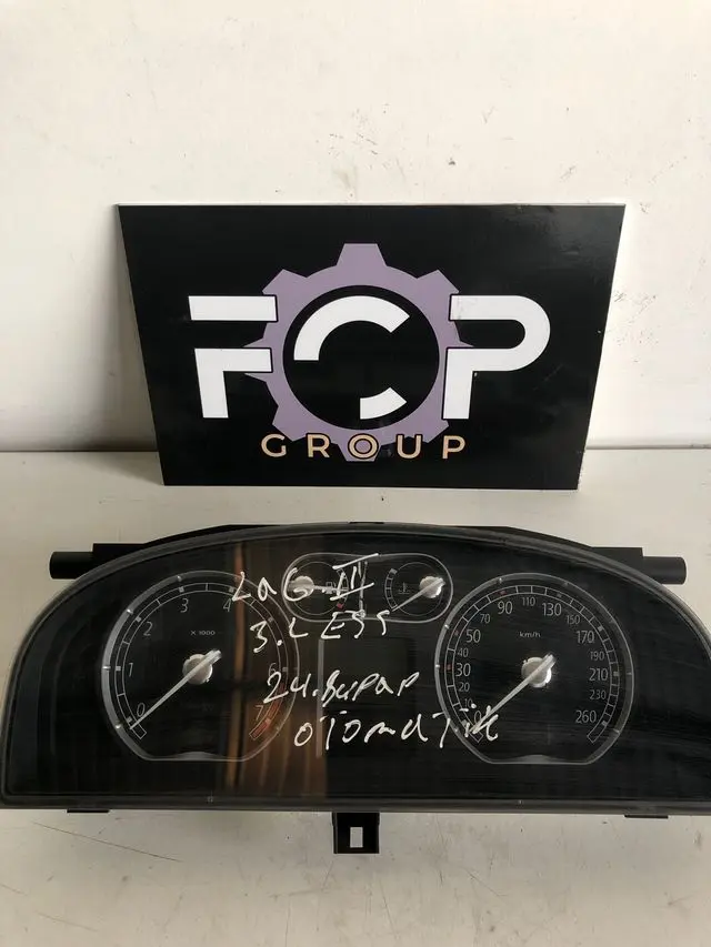 Cuadro de instrumentos Renault Laguna 3 coupe 3.0 24V gasolina Referencia original : 8200291332