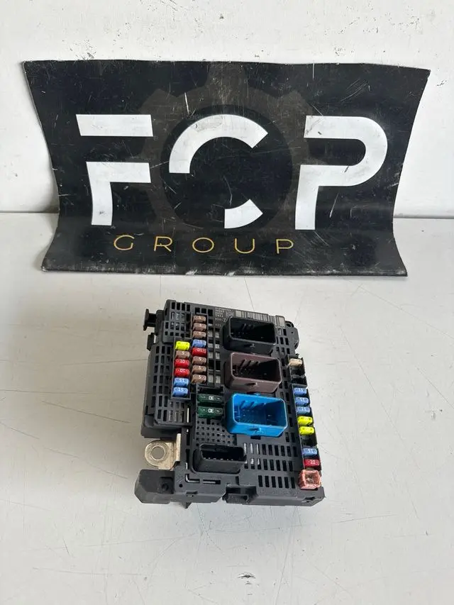Caja de reles fusibles BSM Z05 Peugeot 308 2013-2021 / Citroen c4 picasso Referencia original : 9807091980