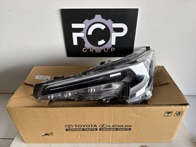 Faro delantero izquierdo xenon Toyota Corolla 2019-> Referencia original: 8118512N70  / Observacion : una patilla reparada