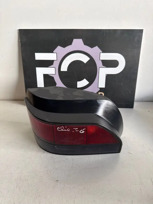 Piloto trasero izquierdo para Renault Clio I  Fase 1 Referencia original : 7700796117 / 7700796119