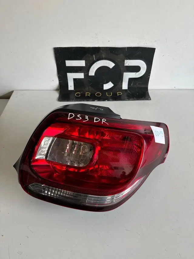 Piloto trasero derecho Citroen ds3 Referencia original : 9683115380