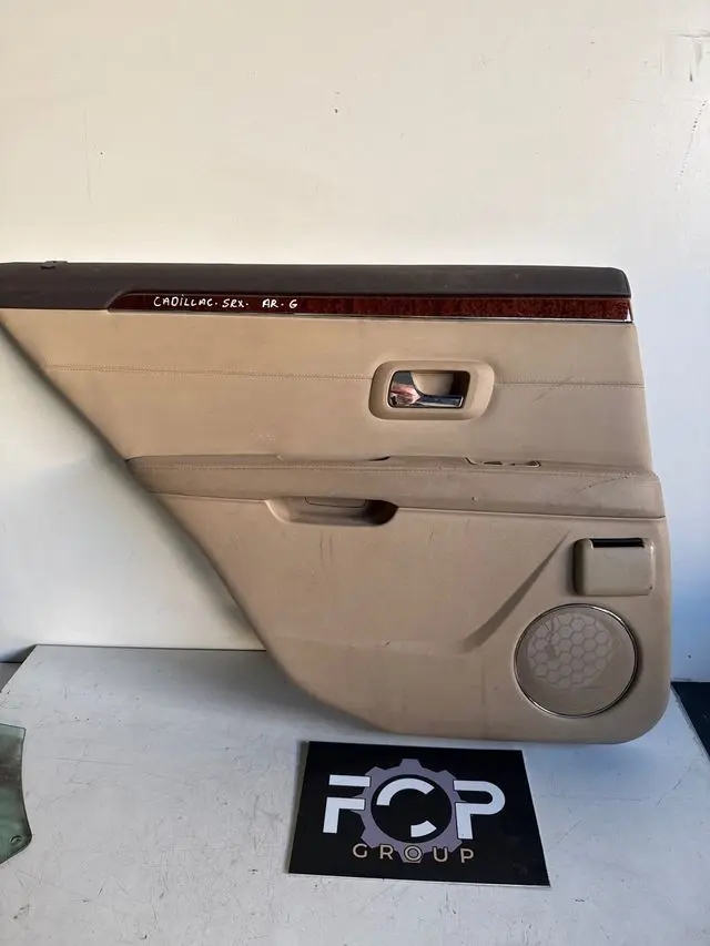 Panel Puerta trasero izquierda Cadillac SRX Referencia original : 25807494