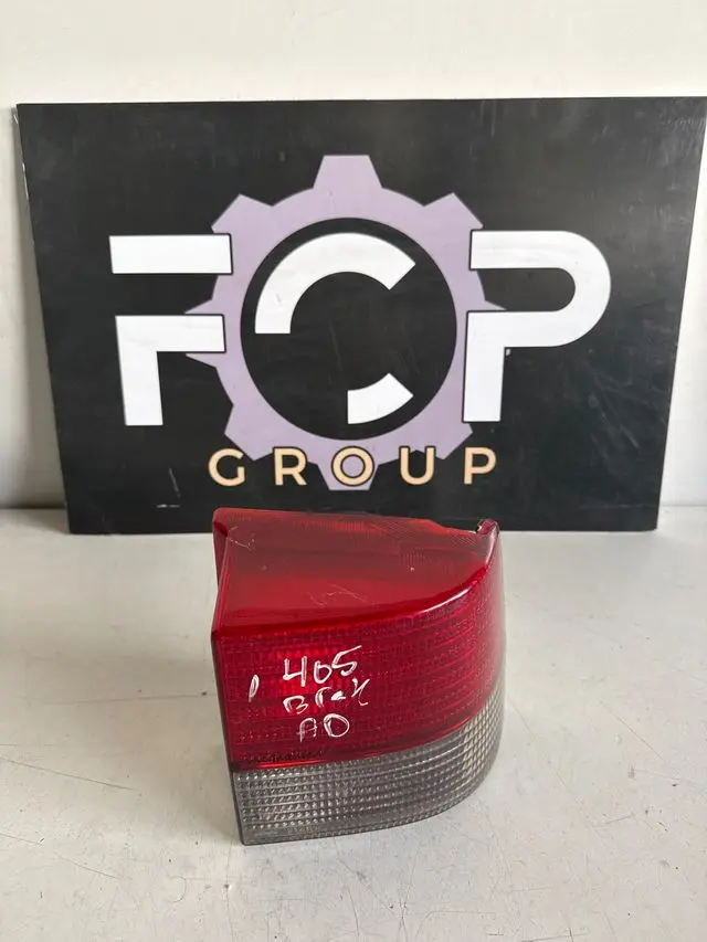 Piloto trasero derecho para Peugeot 405.