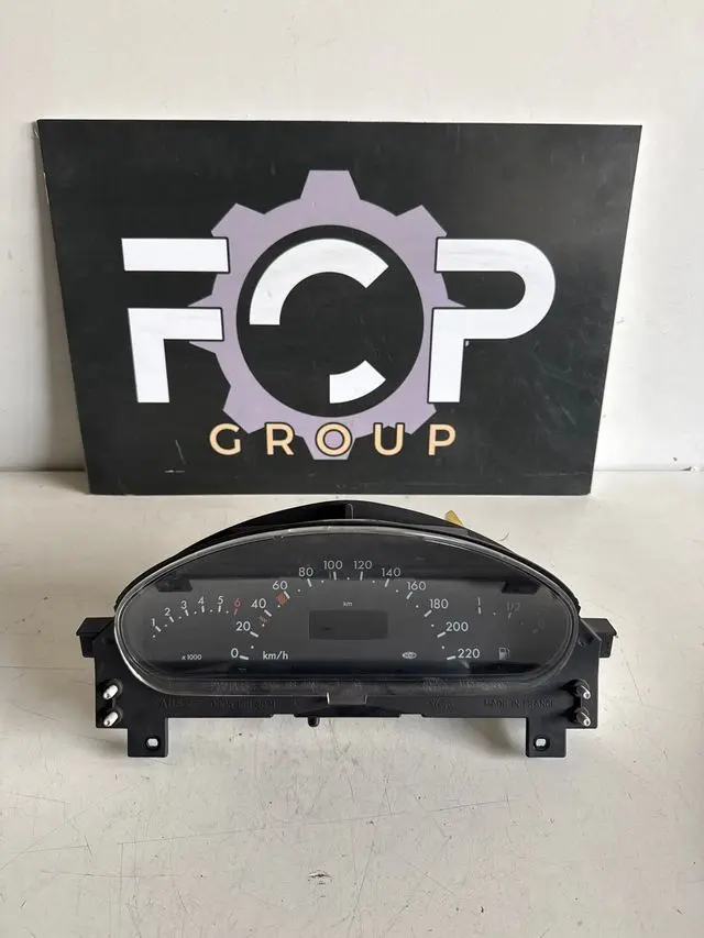 Cuadro de instrumentos Mercedes-Benz clase A Referencia original : A1685404011 / 090516399