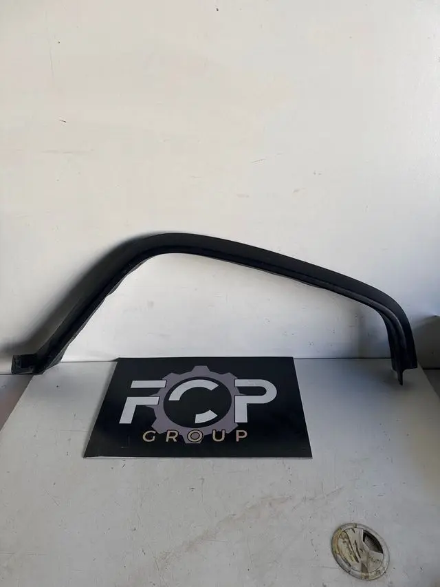 Moldura de aleta trasera derecha Hummer H2 2003-2009 Referencia originale : 15200458 / 131190829