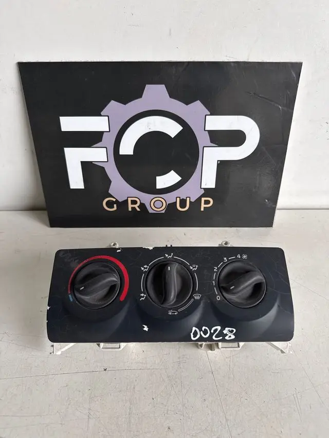 Mando de calefacción Renault clio 2 2001-2006 Referencia original : 8200147154