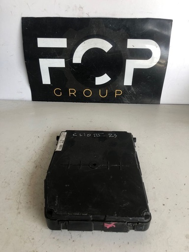 [UCH0003] Caja de reles uch Renault clio III RS 2.0l Gasolina Referencia original : 8200724443 Referencia Siemens : S118400400