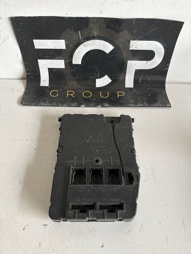 [UCH0023] Caja de reles / fusibles renault scenic II Referencia Renault : 8200606831
