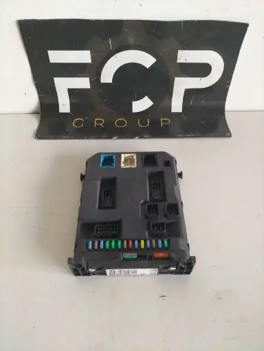 [BSI0018] Caja de reles fusibles BSI X01 Peugeot Citroën Referencia original : 9666951980