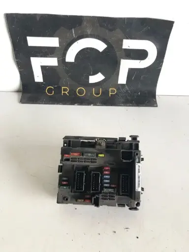 [BSM0033] Caja de reles / fusibles BSM B2 Peugeot Citroën   Referencia original : 9650664180