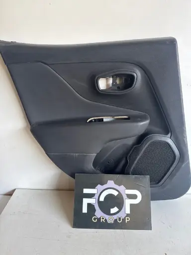 [GARN-P0037]  Panel de puerta trasero izquierdo JEEP Renegade 2020